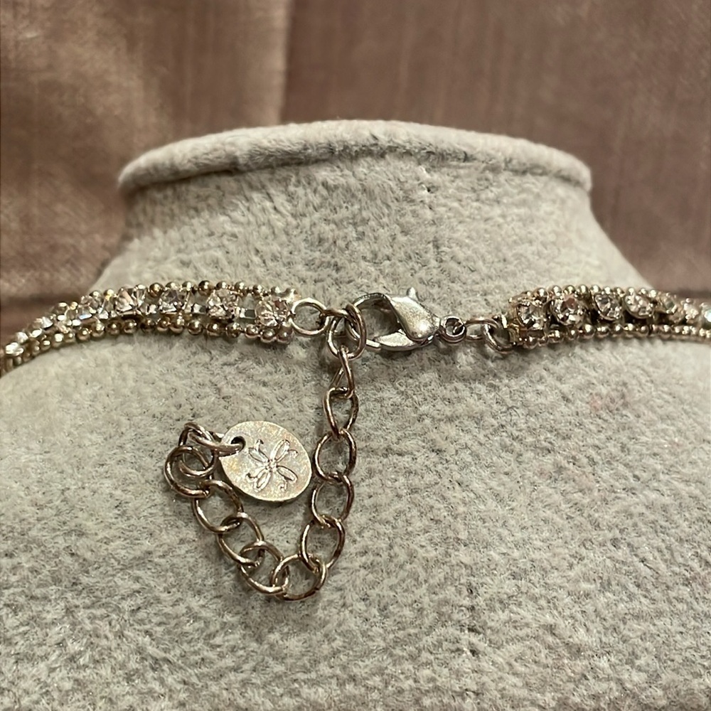 V Style Rhinestone Necklace - Picture 4 of 8